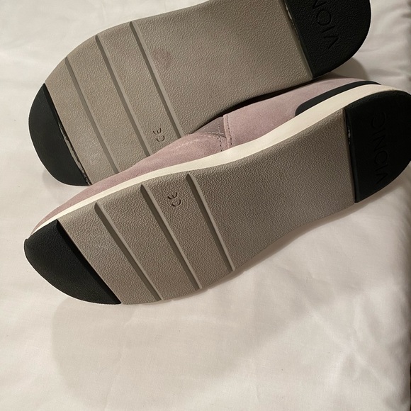 Vionic slip on shoes - Picture 5 of 5